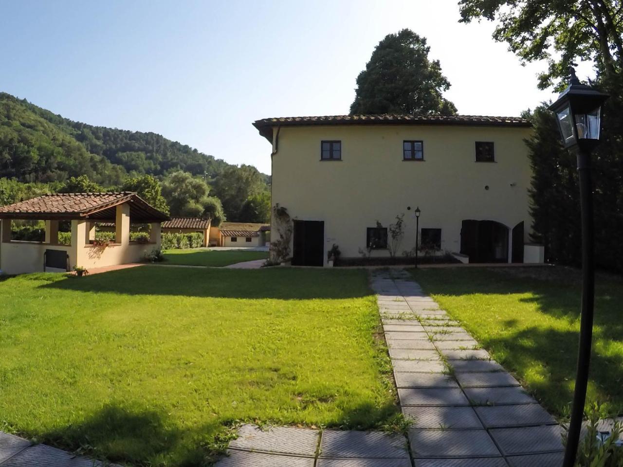 Casale La Fata: Tuscan Hillside Retreat with Independent Apartments Camaiore Exterior photo
