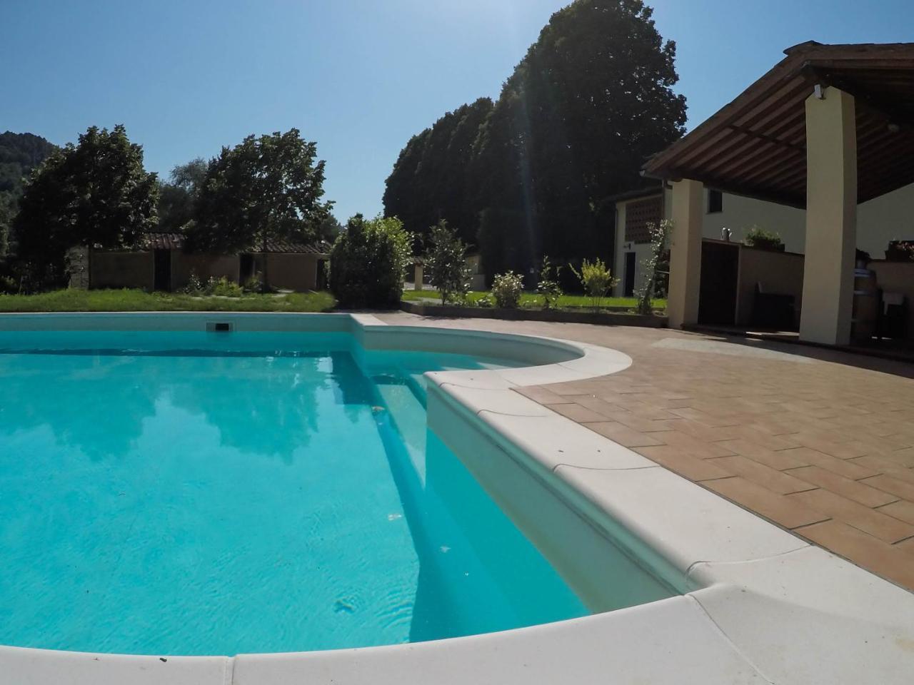 Casale La Fata: Tuscan Hillside Retreat with Independent Apartments Camaiore Exterior photo