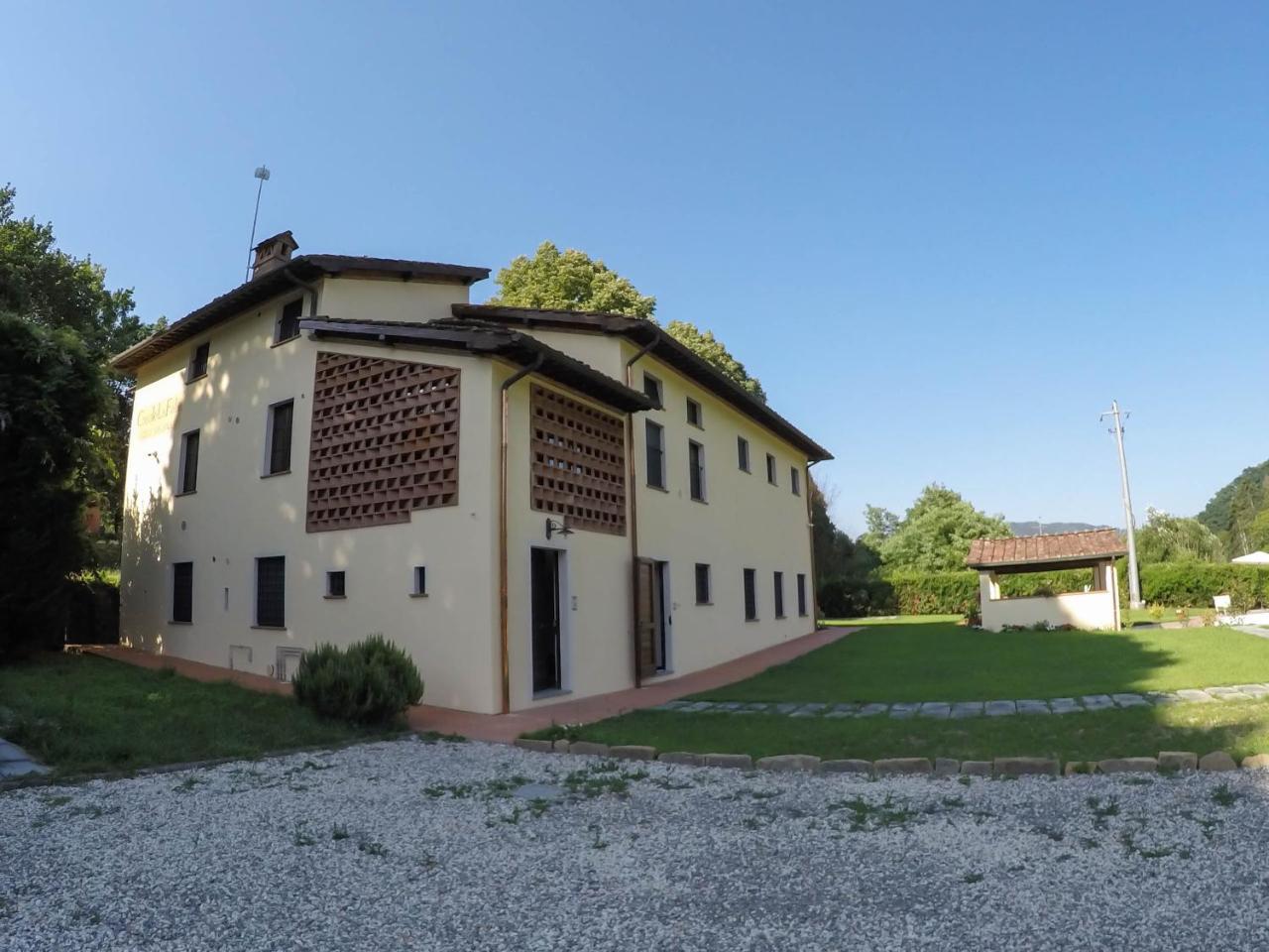 Casale La Fata: Tuscan Hillside Retreat with Independent Apartments Camaiore Exterior photo