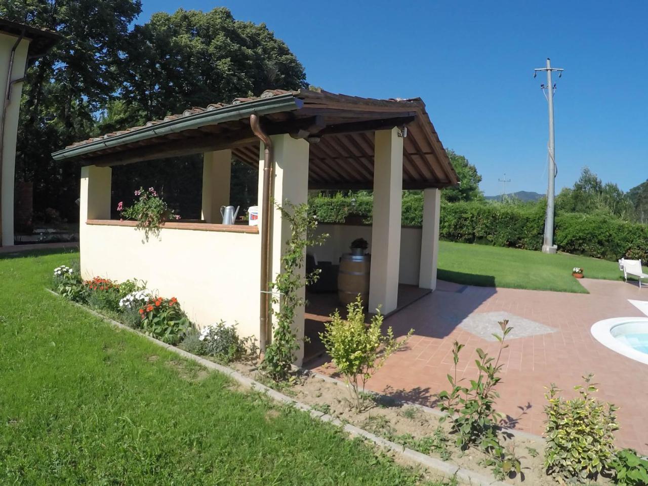 Casale La Fata: Tuscan Hillside Retreat with Independent Apartments Camaiore Exterior photo